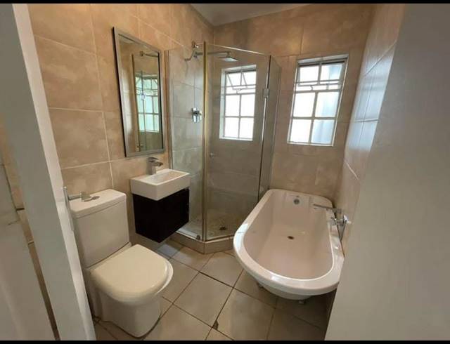 2 BEDROOM TOWNHOUSE FOR SALE IN SANDOWN